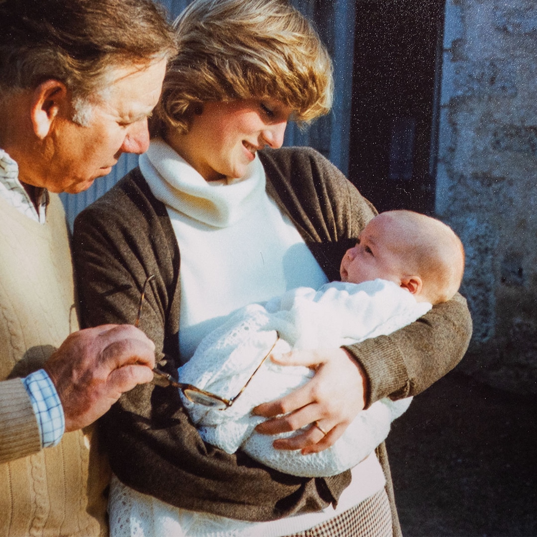 Never-Before-Seen Pics of Princess Diana With Baby William for Auction